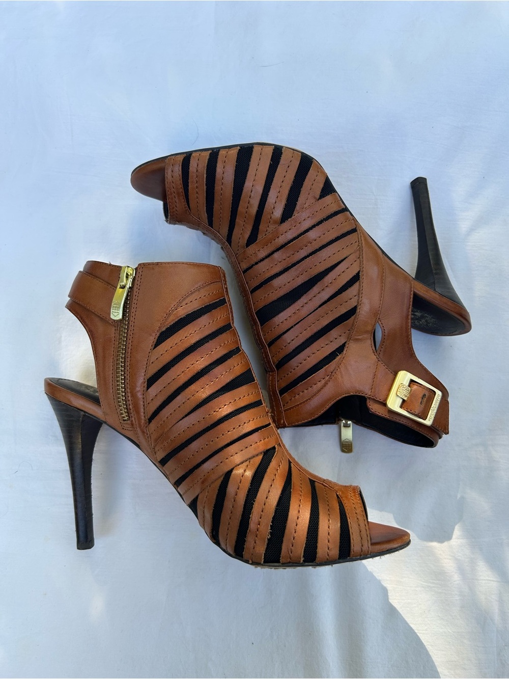 EUC Vince Camuto Heels Color Brown Women Size 9.5